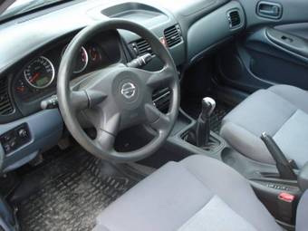 2005 Nissan Almera Pictures