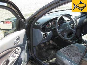 2005 Nissan Almera Pictures