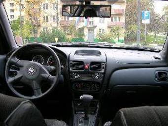 2005 Nissan Almera Pictures