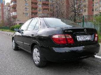 2005 Nissan Almera Pics