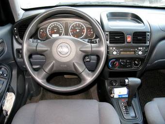 2005 Nissan Almera Photos