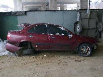 2005 Nissan Almera Photos
