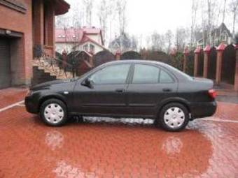 2005 Nissan Almera Photos