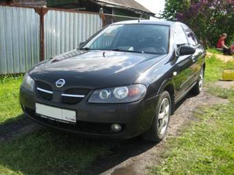 2005 Nissan Almera Pictures