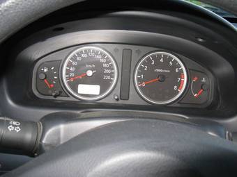 2005 Nissan Almera Pictures