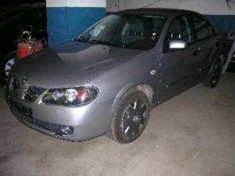 2005 Nissan Almera Photos