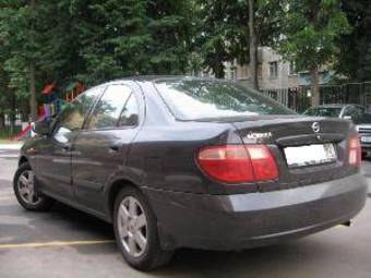 2005 Nissan Almera Photos