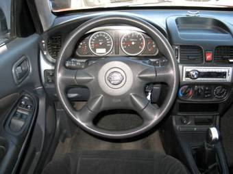 2005 Nissan Almera Pictures