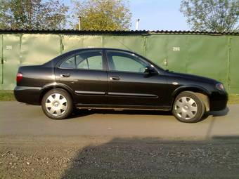 2005 Nissan Almera Pictures