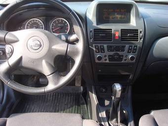 2005 Nissan Almera Photos