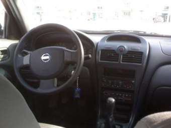 2006 Nissan Almera Images