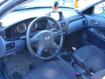 2006 Nissan Almera Images