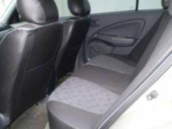 2006 Nissan Almera Photos
