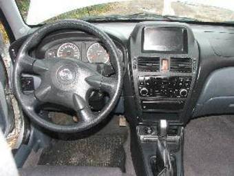 2006 Nissan Almera Pictures