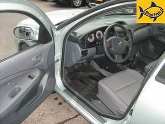 2006 Nissan Almera Pictures