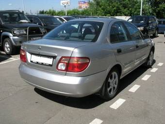 2006 Nissan Almera Pictures
