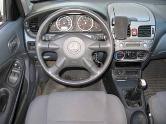2006 Nissan Almera Photos