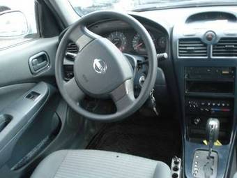 2006 Nissan Almera Photos