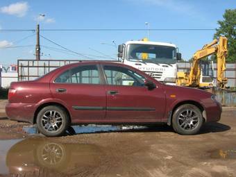 2006 Nissan Almera Pictures