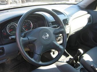 2006 Nissan Almera Photos