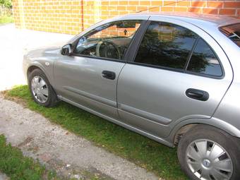 2006 Nissan Almera Pictures