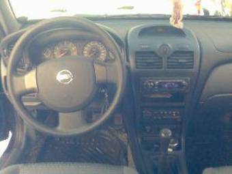2007 Nissan Almera Images