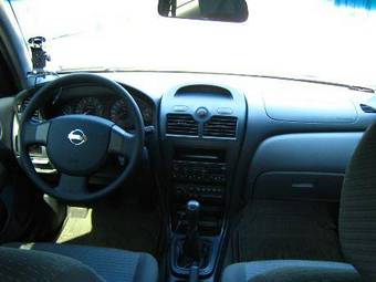 2007 Nissan Almera Pictures