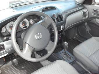 2007 Nissan Almera Pictures