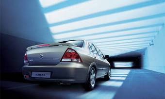 2009 Nissan Almera Photos