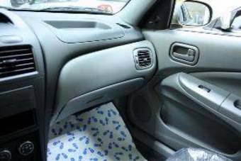 2009 Nissan Almera Pictures