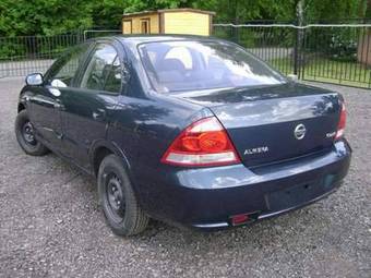 2009 Nissan Almera Photos