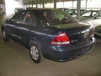 2010 Nissan Almera Photos