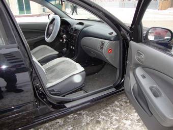 2011 Nissan Almera Classic Pictures