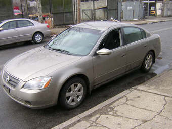 2002 Nissan Altima Photos