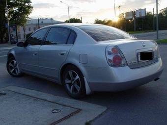 2002 Nissan Altima Photos