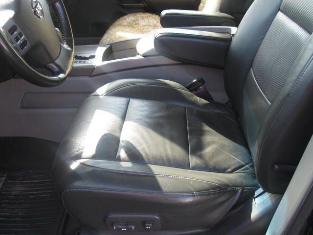 2004 Nissan Armada