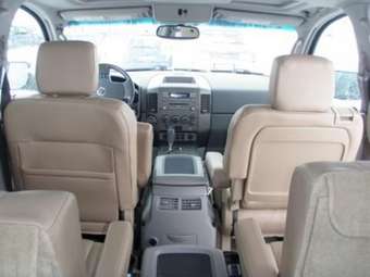 2004 Nissan Armada Pictures