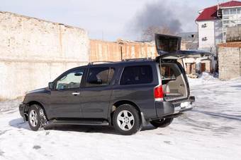 2004 Nissan Armada Pictures