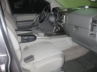 2004 Nissan Armada Pictures