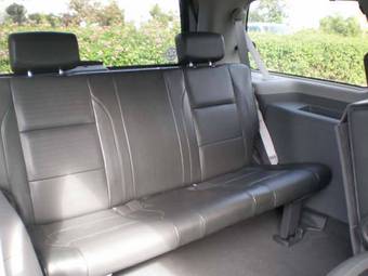 2004 Nissan Armada Pics