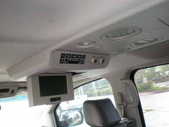 2004 Nissan Armada Images