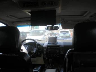 2004 Nissan Armada Photos