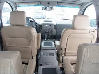 2004 Nissan Armada Photos