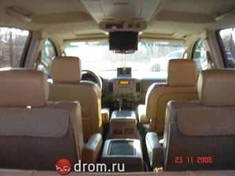 2004 Nissan Armada Photos
