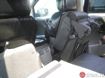 2004 Nissan Armada Pictures