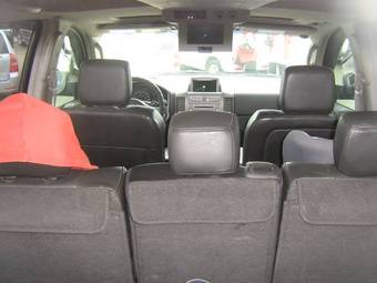 2004 Nissan Armada Pictures