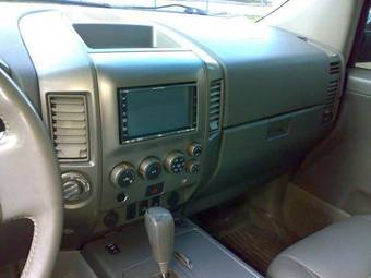 2004 Nissan Armada Images