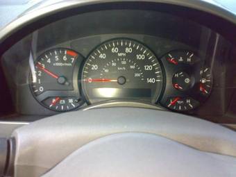 2004 Nissan Armada Pictures