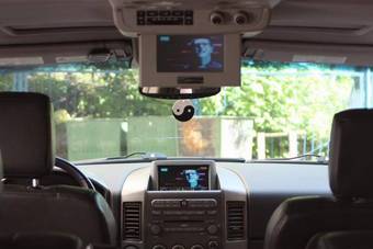 2004 Nissan Armada Pics