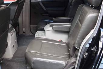 2004 Nissan Armada Images